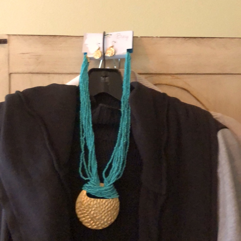 Turquoise Hammered necklace/ earrings